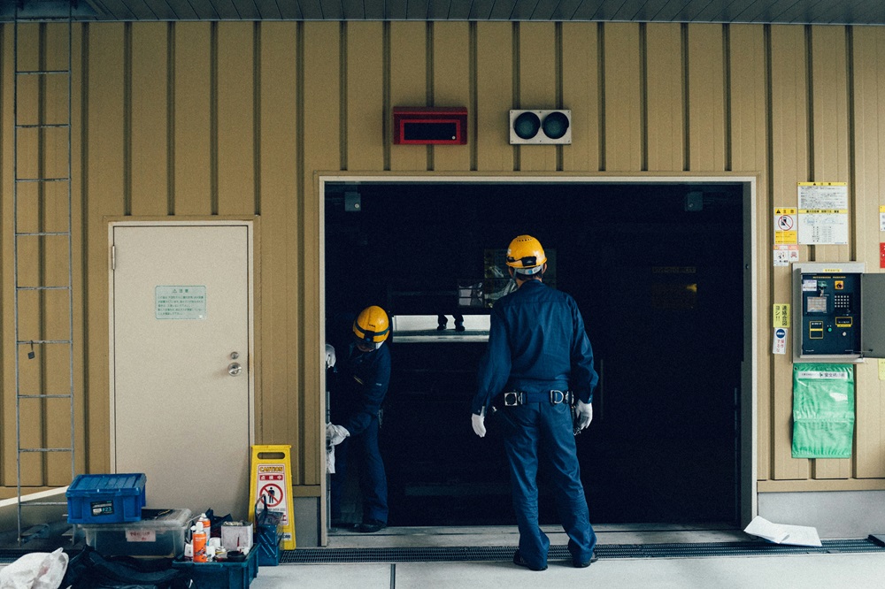 Emergency door repairs are best left to the professionals